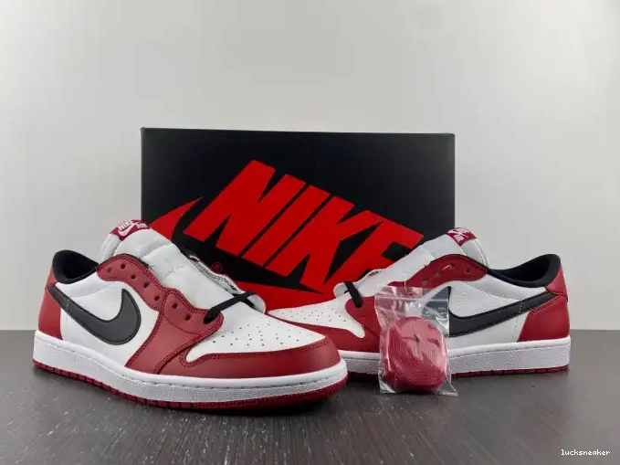 Reps LUCY 705329-600 Jordan Air Retro 1 Chicago Low 0528